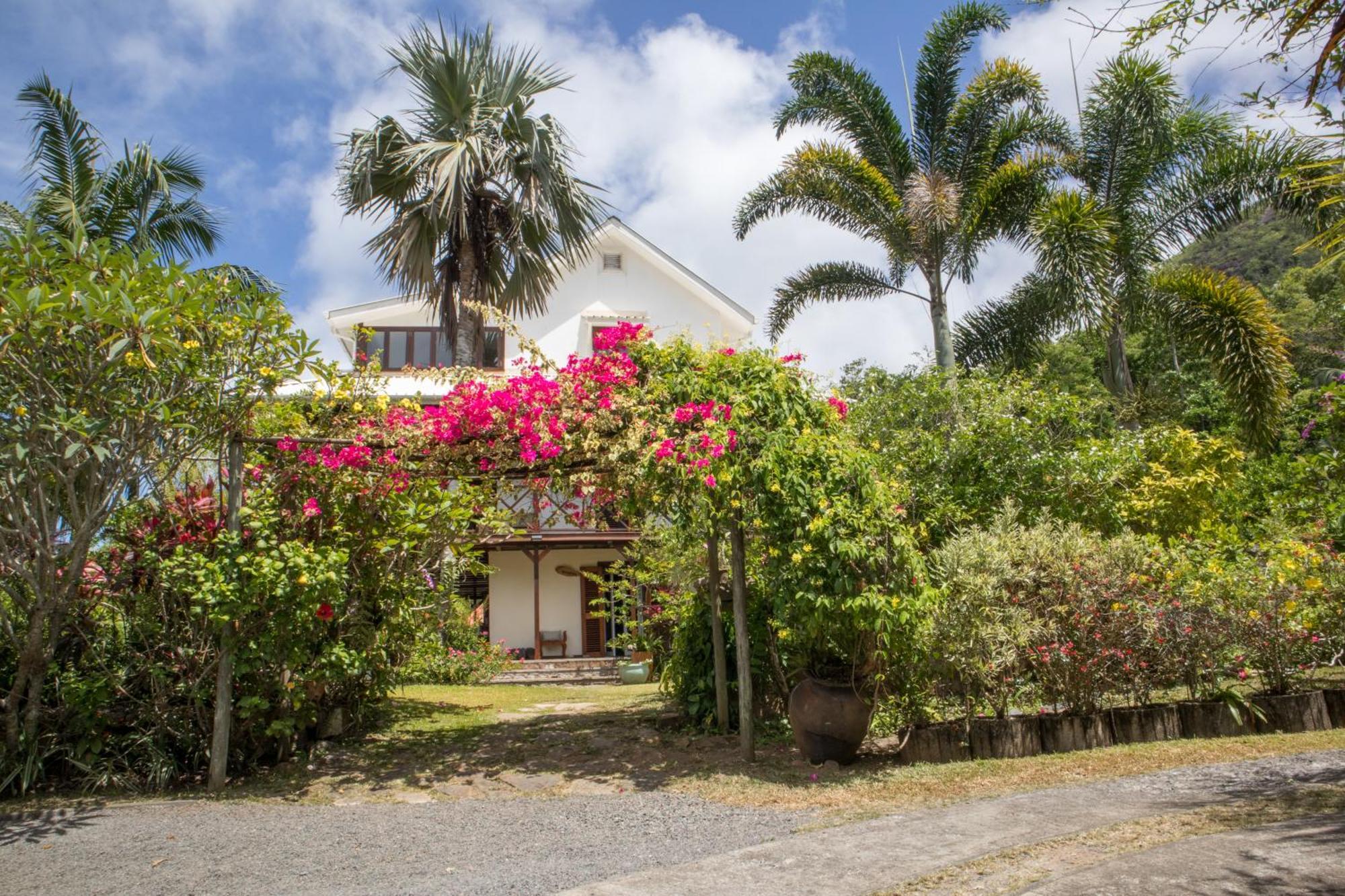 Domaine Desaubin Luxury Villas タカマカ エクステリア 写真